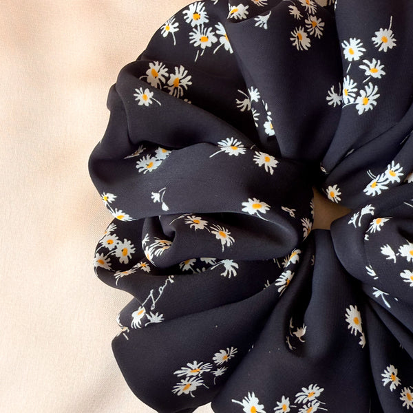 Serekunda Oversized Scrunchie