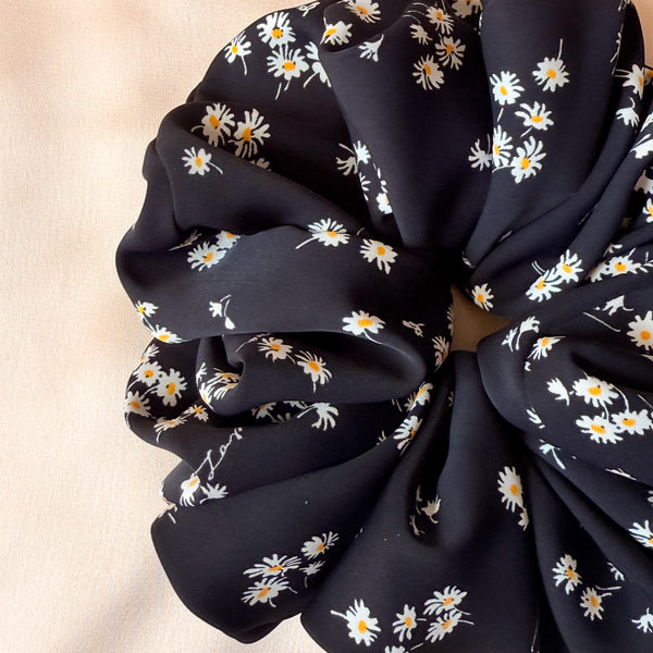 Serekunda Oversized Scrunchie