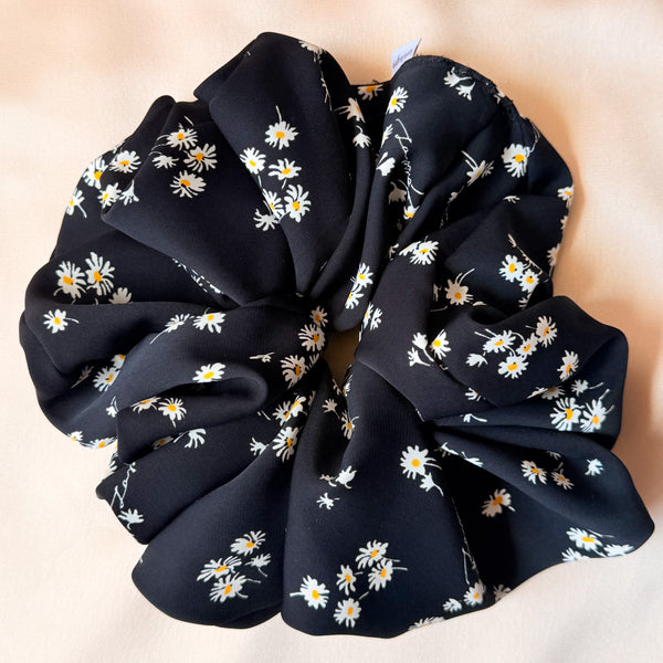 Serekunda Oversized Scrunchie