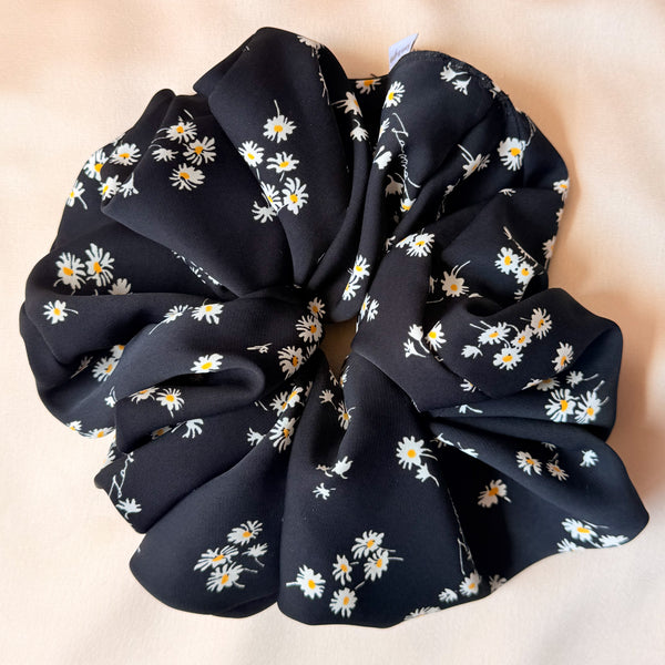 Serekunda Oversized Scrunchie